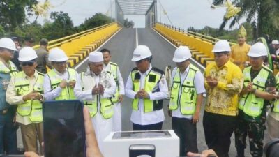 Governor presides over the opening of Sahbirin Noor Bridge