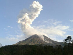 Gunung Merapi Muntahkan 15 Kali Guguran Lava Sejauh 1,7 Km Pada Pagi Hari