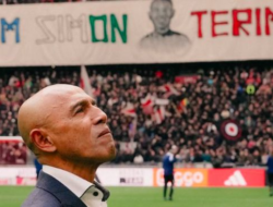 Om Simon, Terima Kasih atas Kontribusi sebagai Legenda Ajax yang Berdarah Indonesia-Belanda