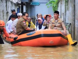 Pj Gubernur Jatim Meminta Prioritaskan Evakuasi Warga Rentan Akibat Banjir di Bangkalan Madura