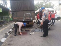 Pemotor Menemui Ajal usai Menabrak Belakang Truk yang Parkir di Cibaduyut Bandung